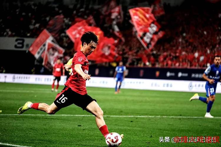 “FIFA官网:成都蓉城中场杨明洋正式转籍中国足协” “FIFA官网:成都蓉城中场杨明洋正式转籍中国足协”