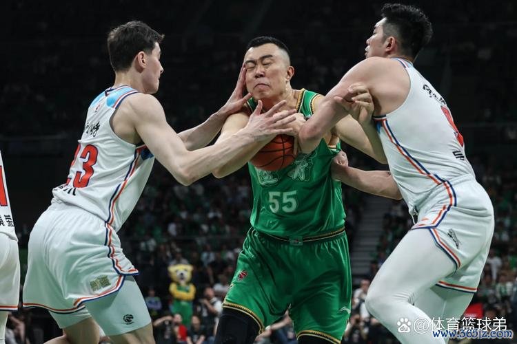 韩德君17+14助辽宁险胜宁波 原帅20分带领山西击败上海