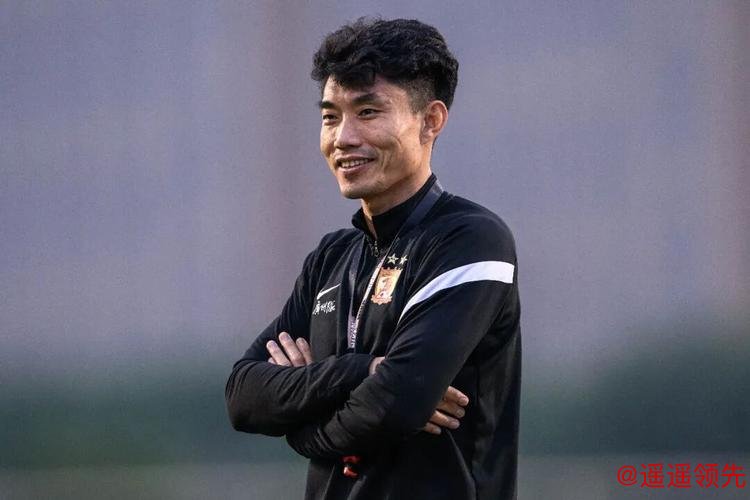 郑智出任青岛西海岸足球俱乐部一线队主教练