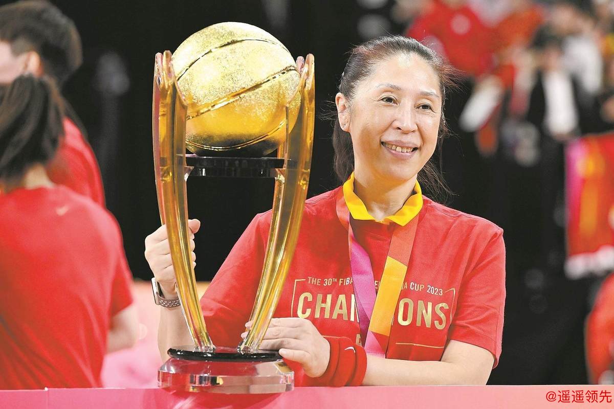 郑薇场边督战亲自登场，广东女篮16分优势再取六连胜